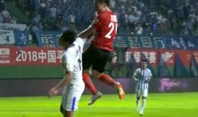  拉齐奥高空轰炸战术奏效，卡塔尔迪头球摆渡制造威胁  