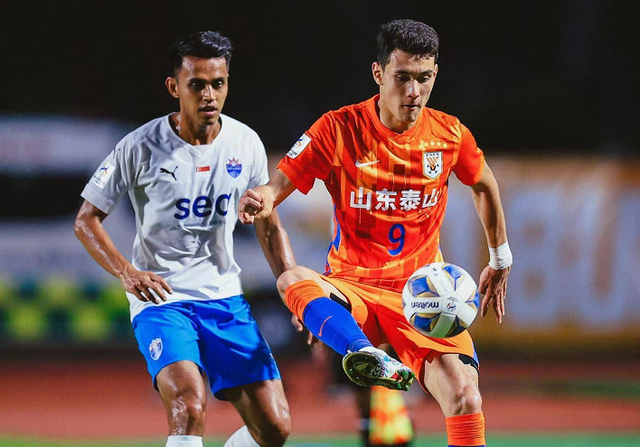  亚眠门将神勇发挥多次扑救零封对手取胜